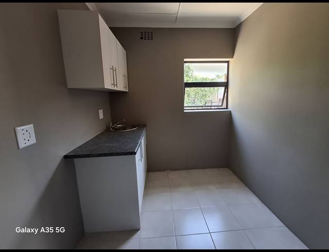 50M² BUSINESS TO LET IN SCOTTSVILLE